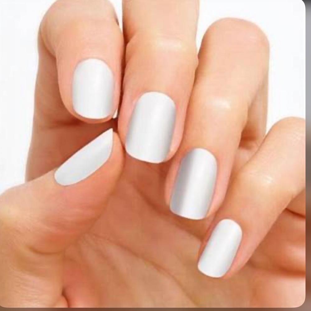 Color Street 💅🏽 Swiss and Tell